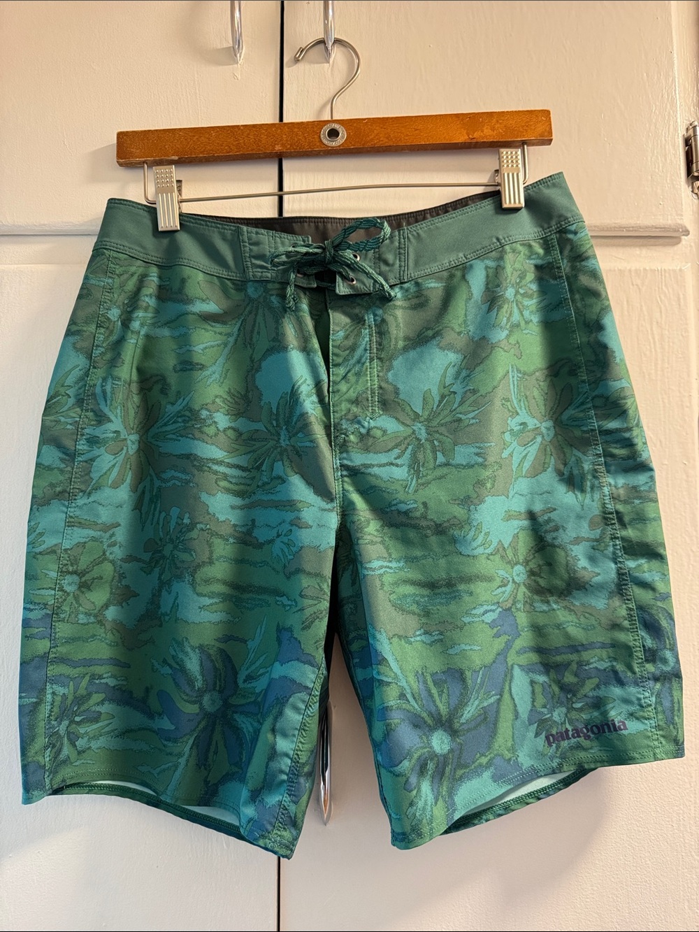 Patagonia Men’s Teal and Green Floral Board Shorts